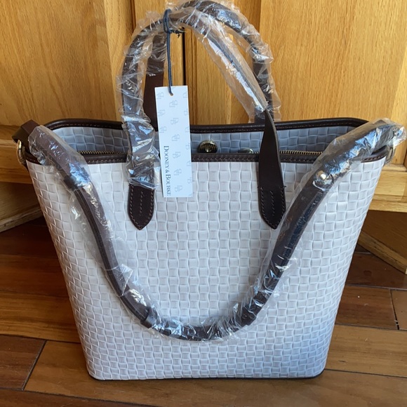 Dooney & Burke Large tote - Picture 4 of 9